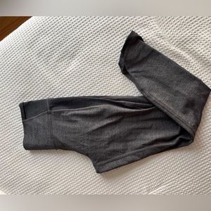 ‼️MOVING‼️Must go🚨2 toned grey size 4 Lululemon leggings